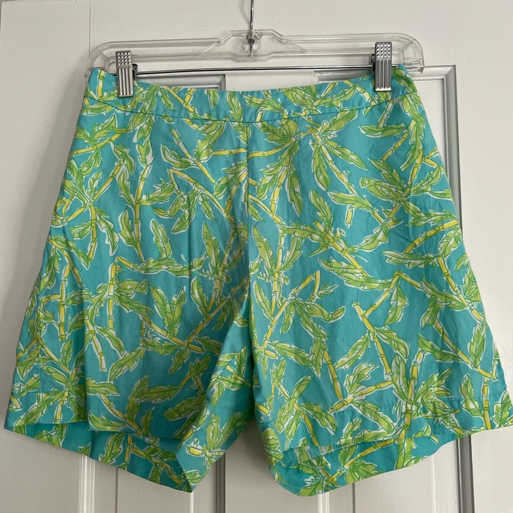 Lily Pulitzer vintage tropical shorts, 100% cotton with parrots and toucan!  💕
